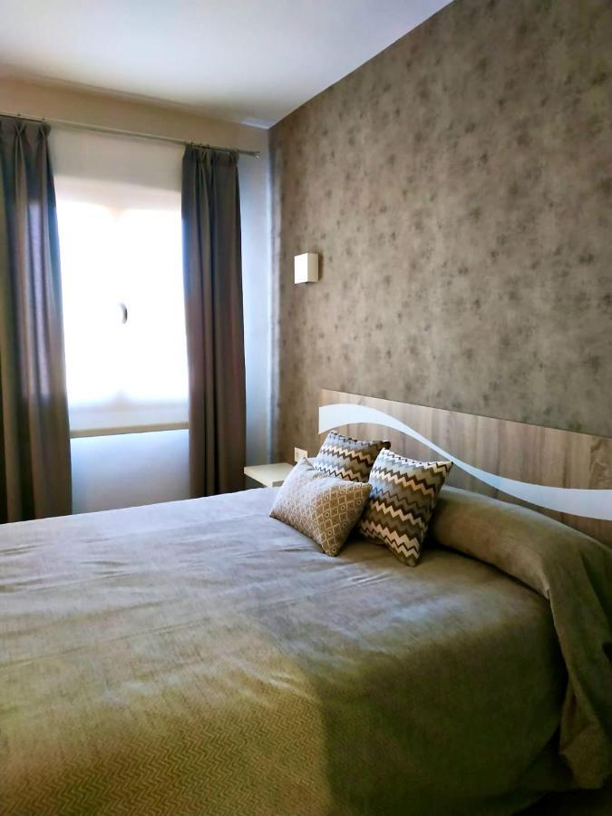Hotel Los Conejos Mora Bagian luar foto